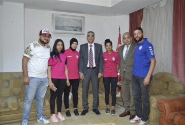 والي سيدي بوزيد يشرف على تكريم جمعية المكناسي الرّياضي لكرة اليد النّسائية