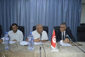 والي سيدي بوزيد يشرف على يوم تكويني لفائدة الأعضاء المؤهّلين لترأس الجلسة الخاصّة بتنصيب المجالس البلدية المنتخبة